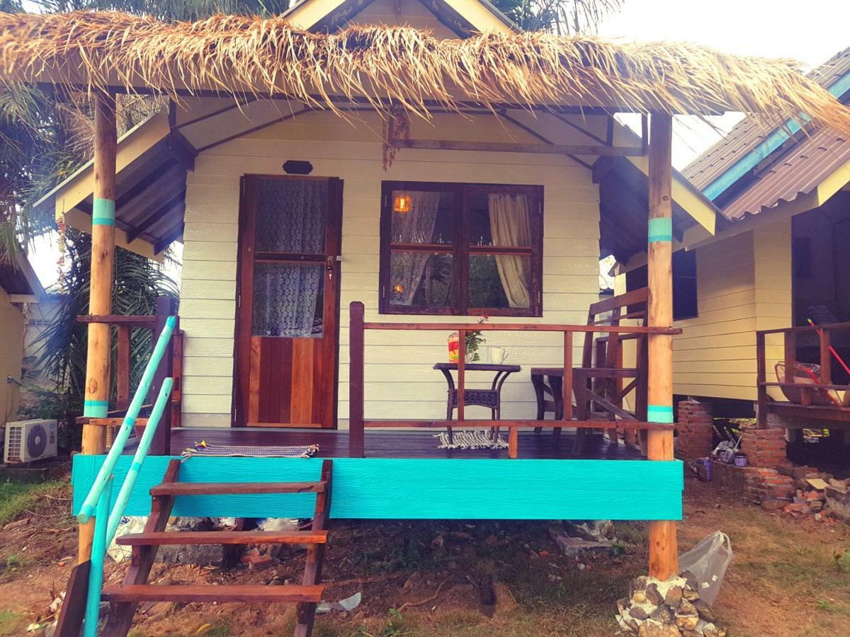 ฺbay Yard Hut Hotell Koh Chang Exteriör bild