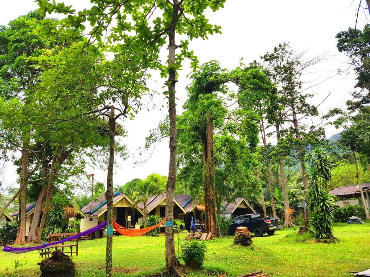 ฺbay Yard Hut Hotell Koh Chang Exteriör bild