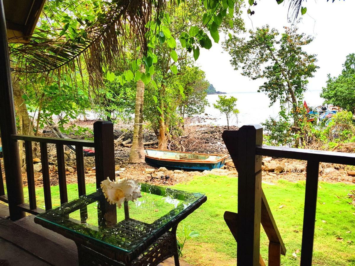ฺbay Yard Hut Hotell Koh Chang Exteriör bild