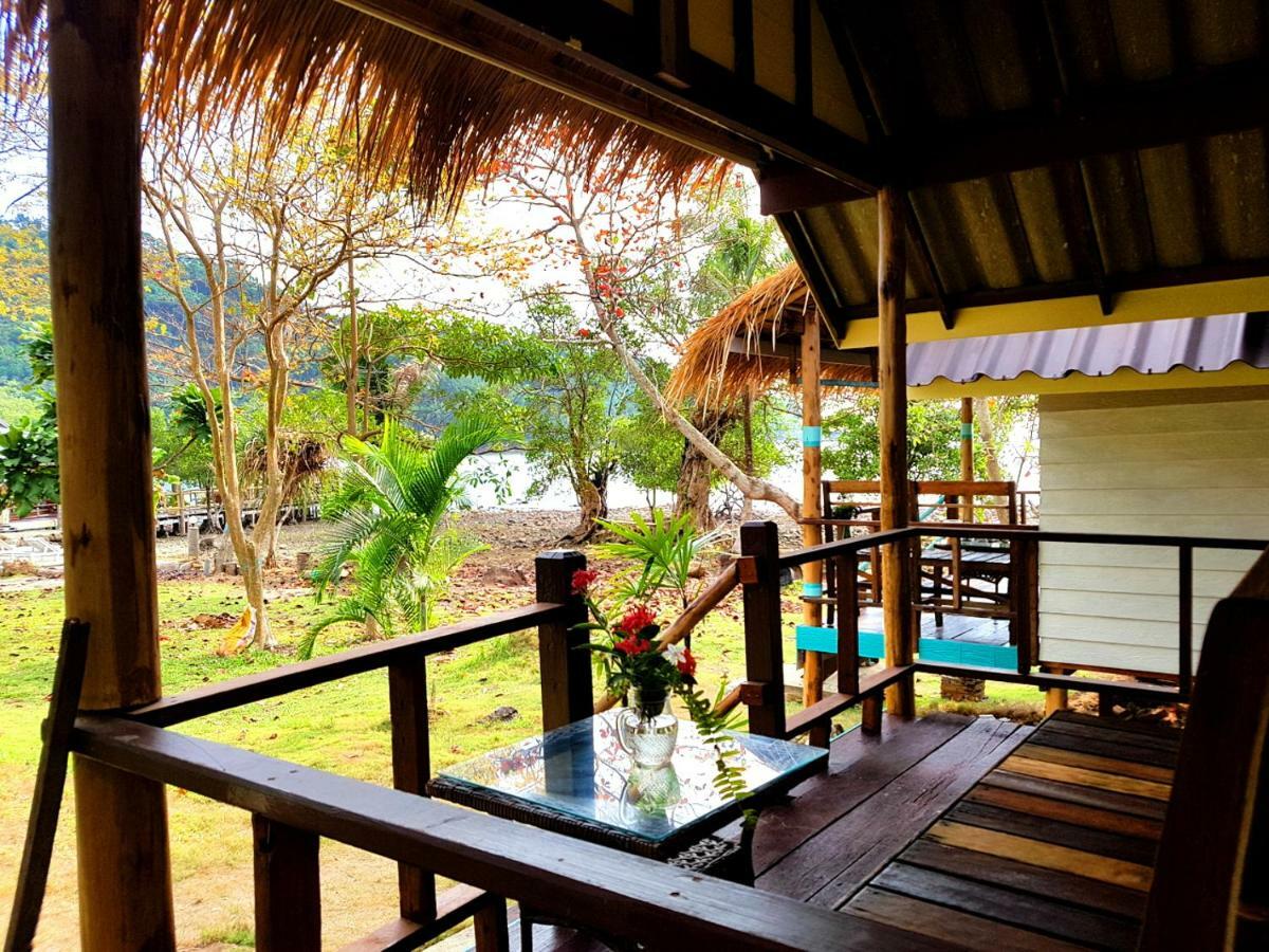 ฺbay Yard Hut Hotell Koh Chang Exteriör bild