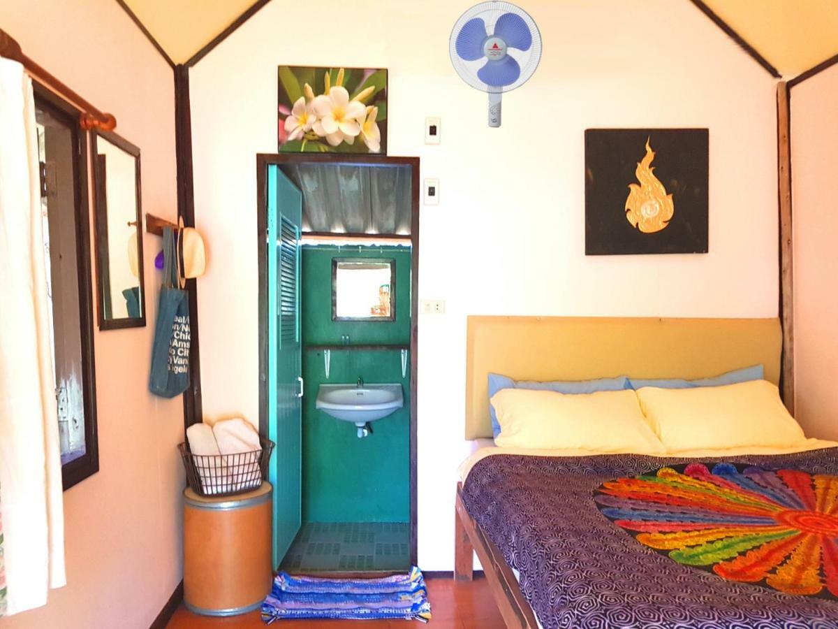 ฺbay Yard Hut Hotell Koh Chang Exteriör bild