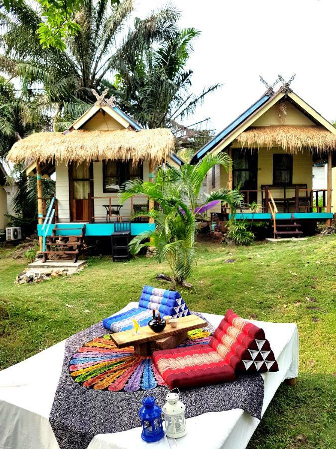 ฺbay Yard Hut Hotell Koh Chang Exteriör bild