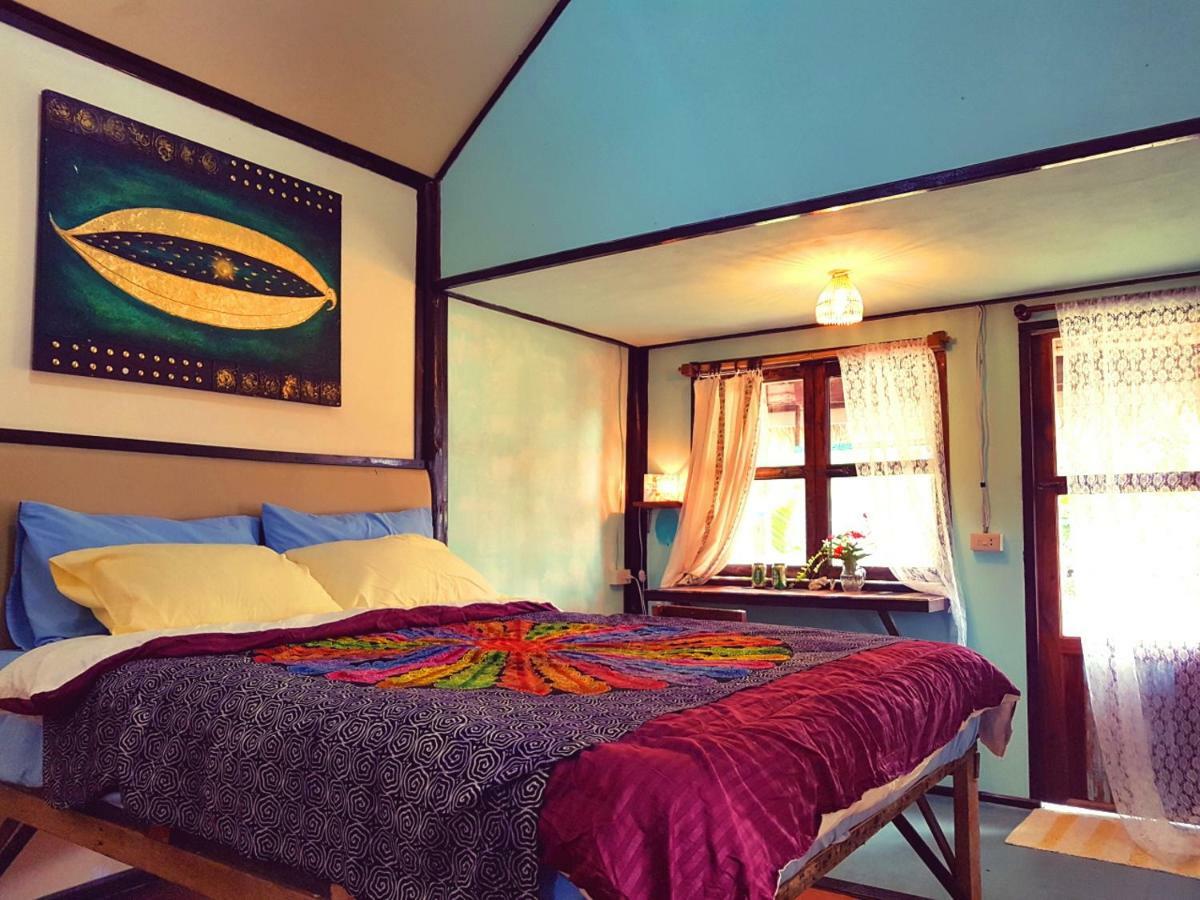ฺbay Yard Hut Hotell Koh Chang Exteriör bild