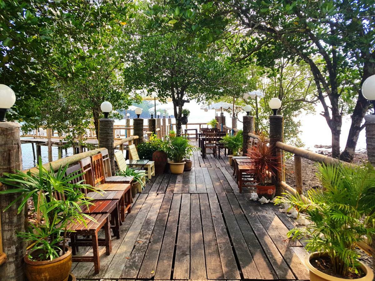ฺbay Yard Hut Hotell Koh Chang Exteriör bild