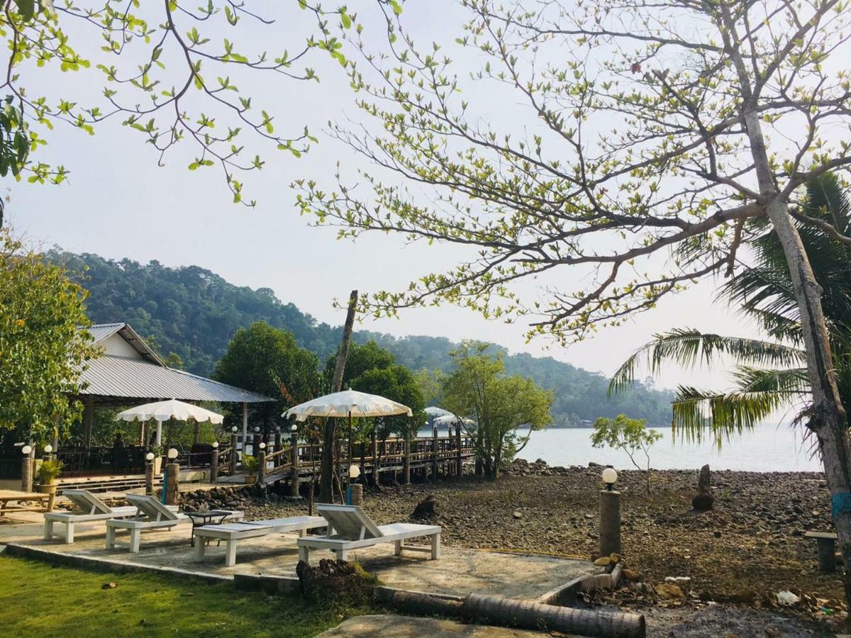 ฺbay Yard Hut Hotell Koh Chang Exteriör bild