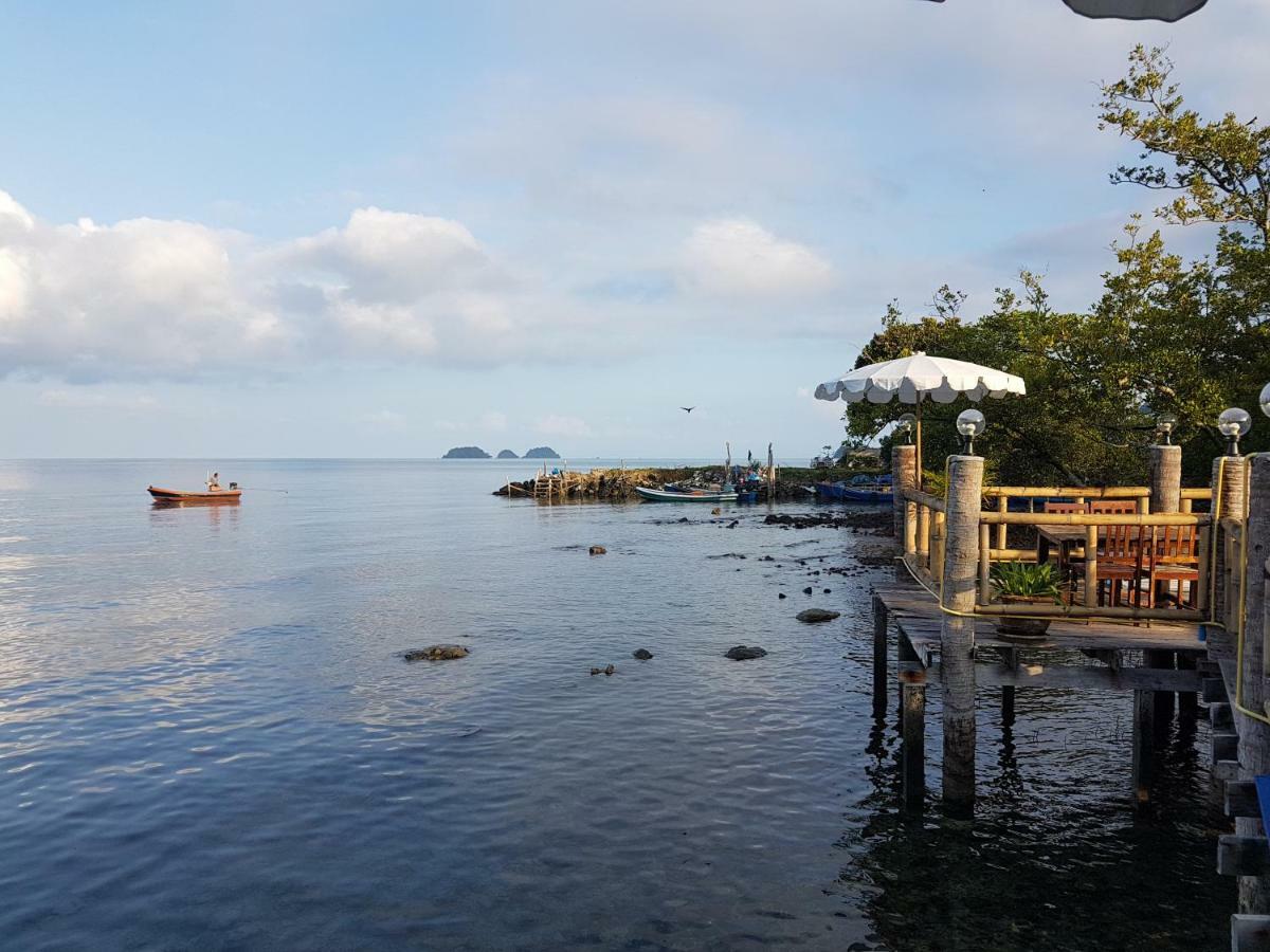 ฺbay Yard Hut Hotell Koh Chang Exteriör bild